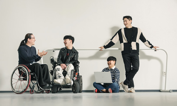 人 : 터뷰 한 편의 시, 무대 예술이 되다 ‘그 집 모자의 기도’ 연극팀 